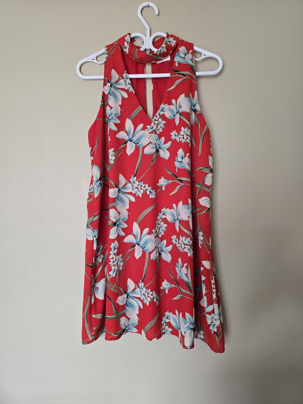 βSienna Sky Red Floral Mock Neck Halter Mini Dress Size M